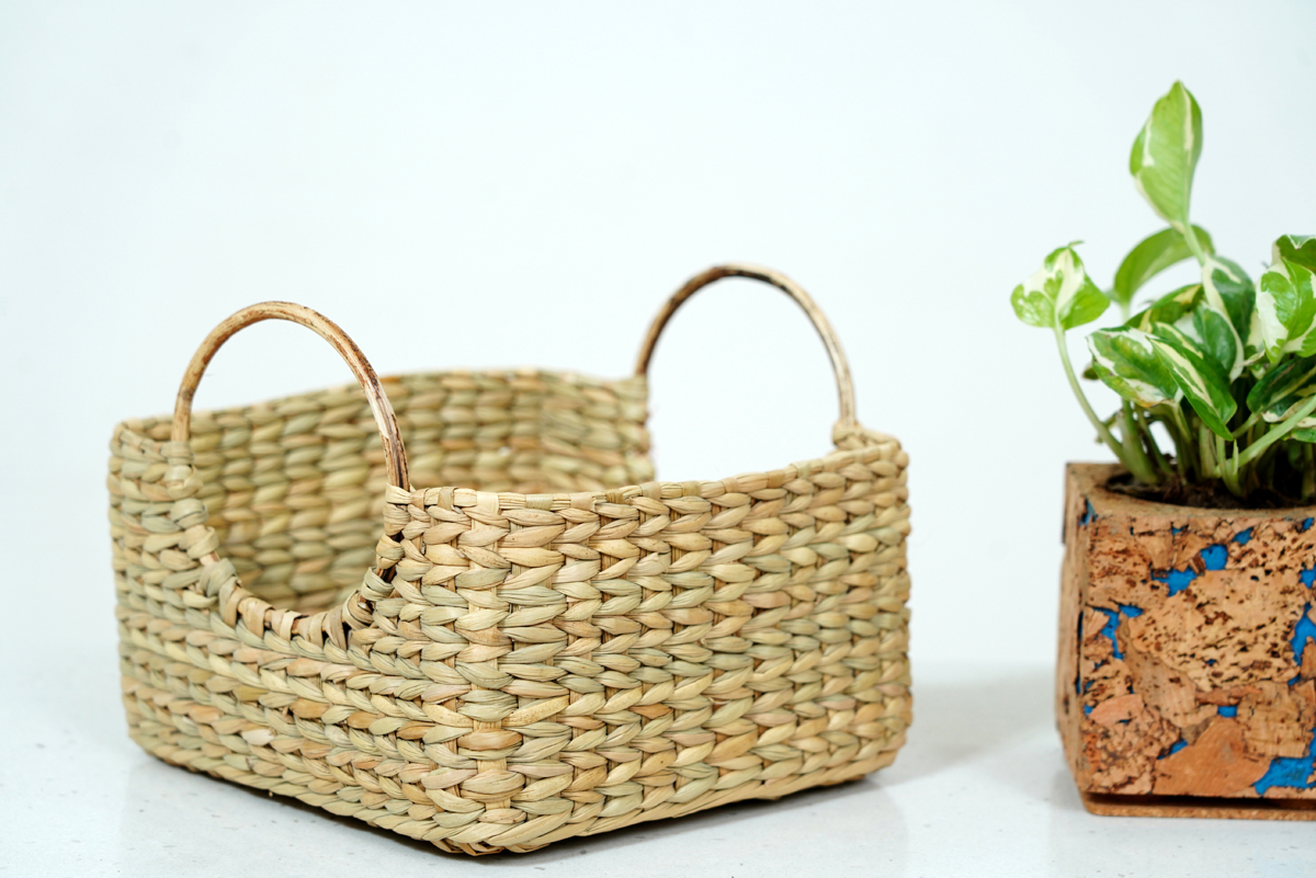 Seagrass Organizer With Bamboo Handle Design 2